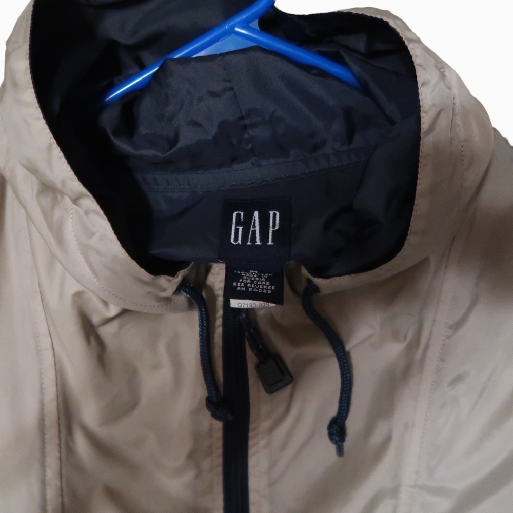 GAP windbreaker